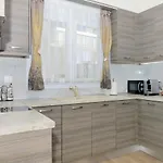 Kalina House نيكيتي