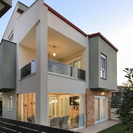 Kalina House * نيكيتي