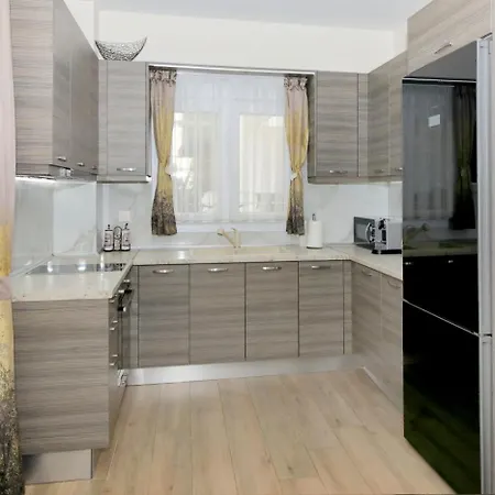 Kalina House بيت للعطل نيكيتي