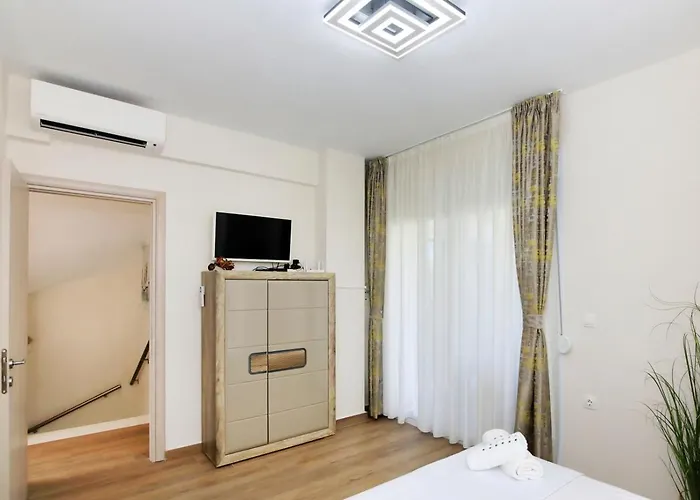 Kalina House * 尼基季